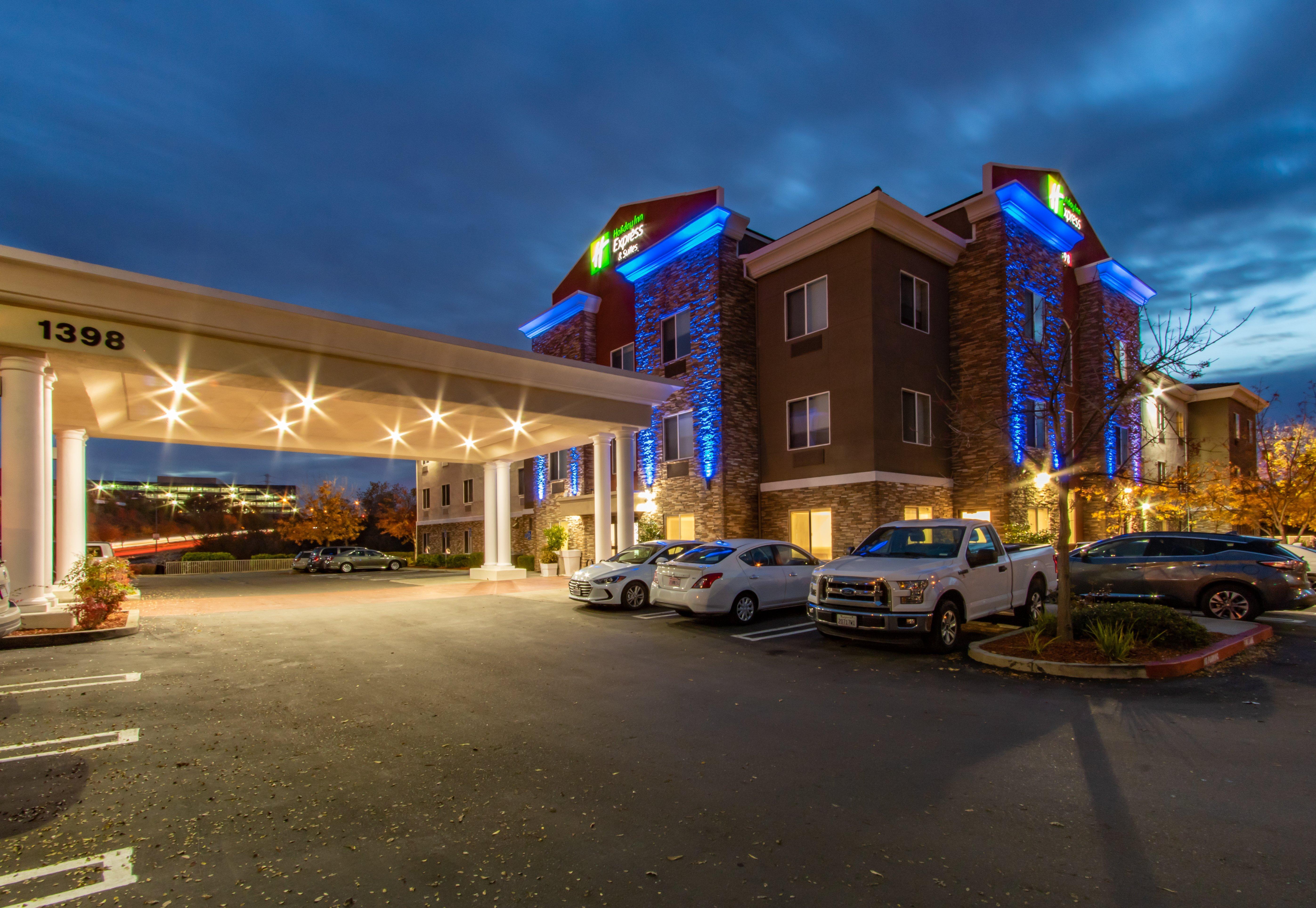 Holiday Inn Express Hotel & Suites Roseville - Galleria Area By Ihg Buitenkant foto
