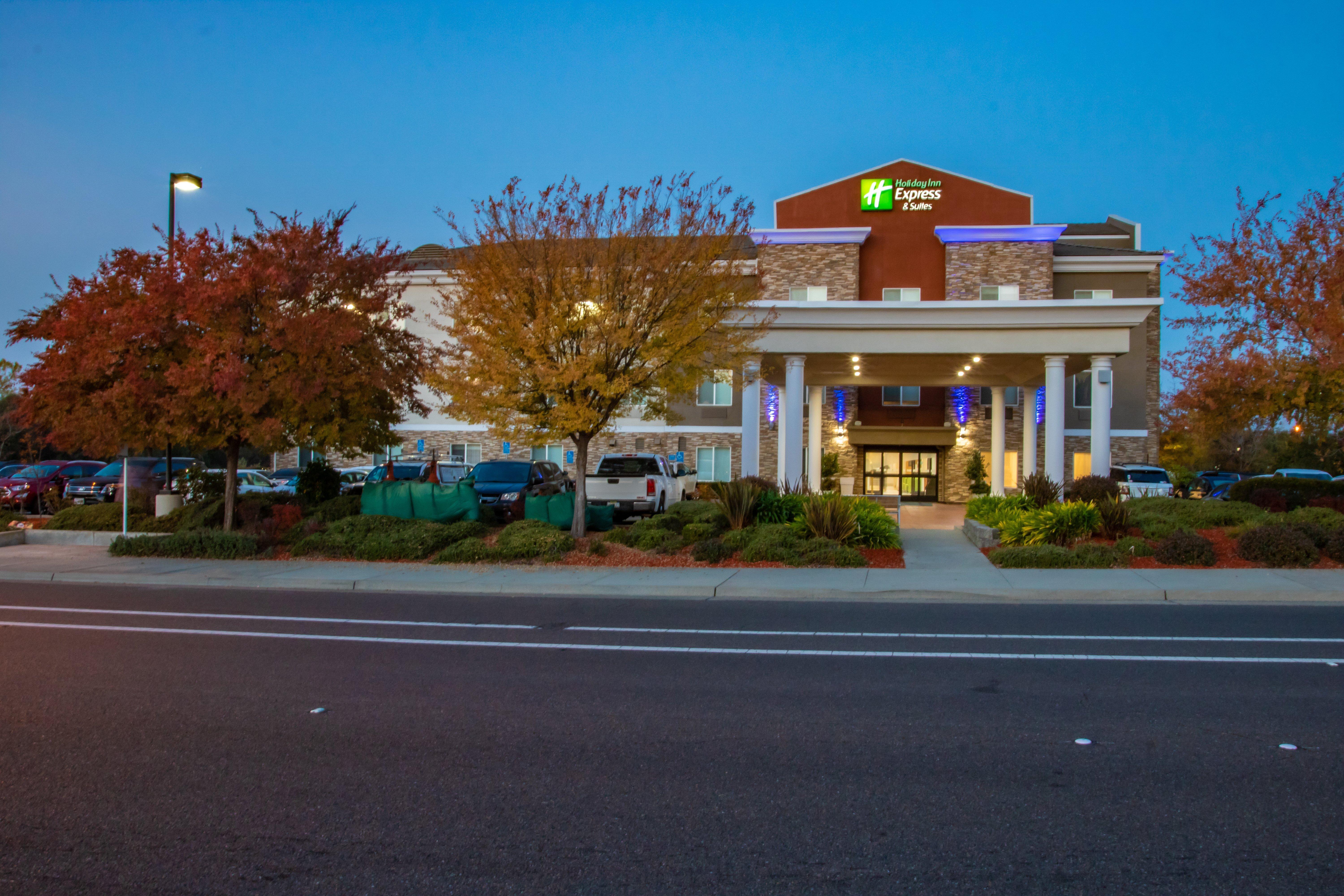 Holiday Inn Express Hotel & Suites Roseville - Galleria Area By Ihg Buitenkant foto