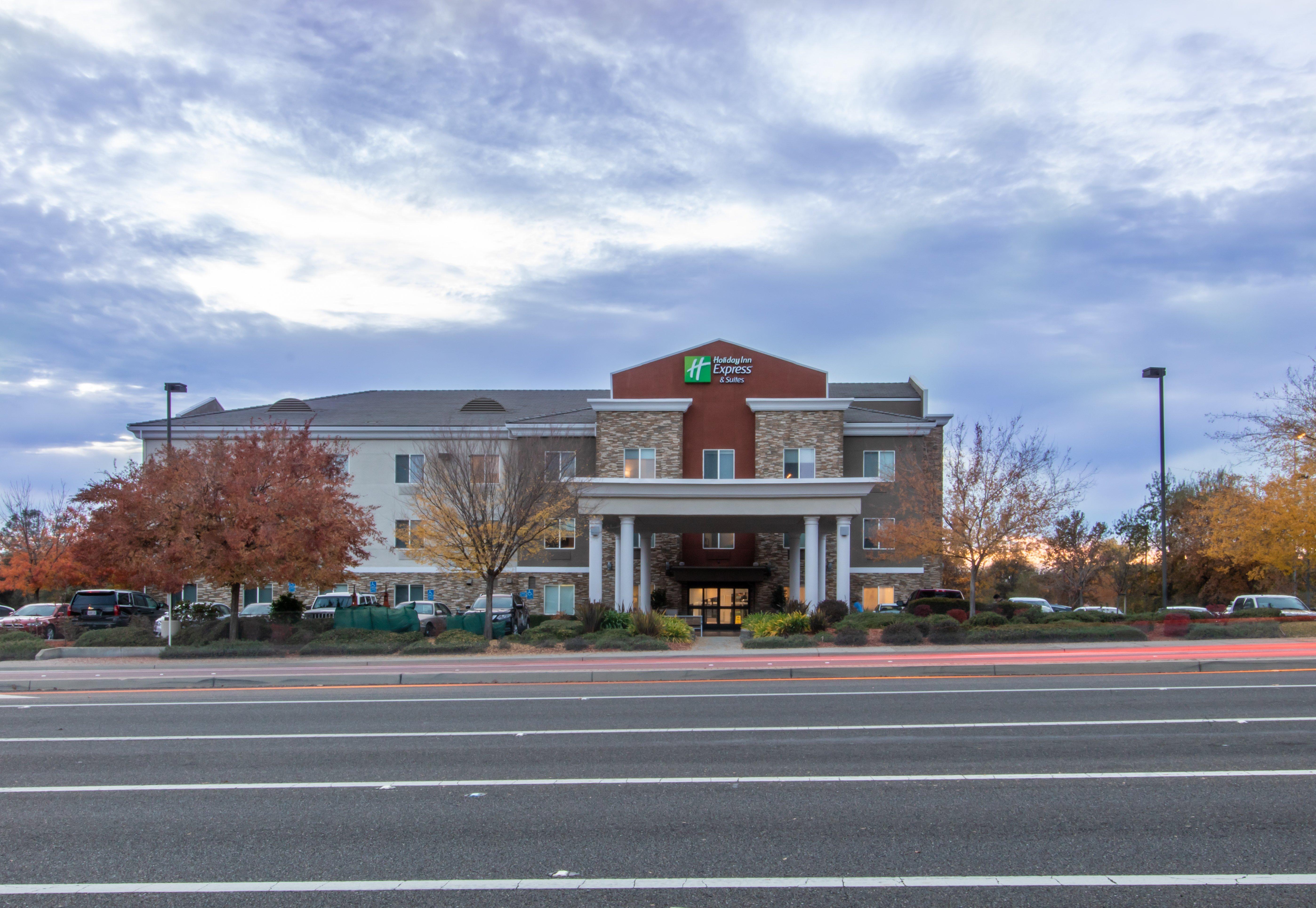Holiday Inn Express Hotel & Suites Roseville - Galleria Area By Ihg Buitenkant foto