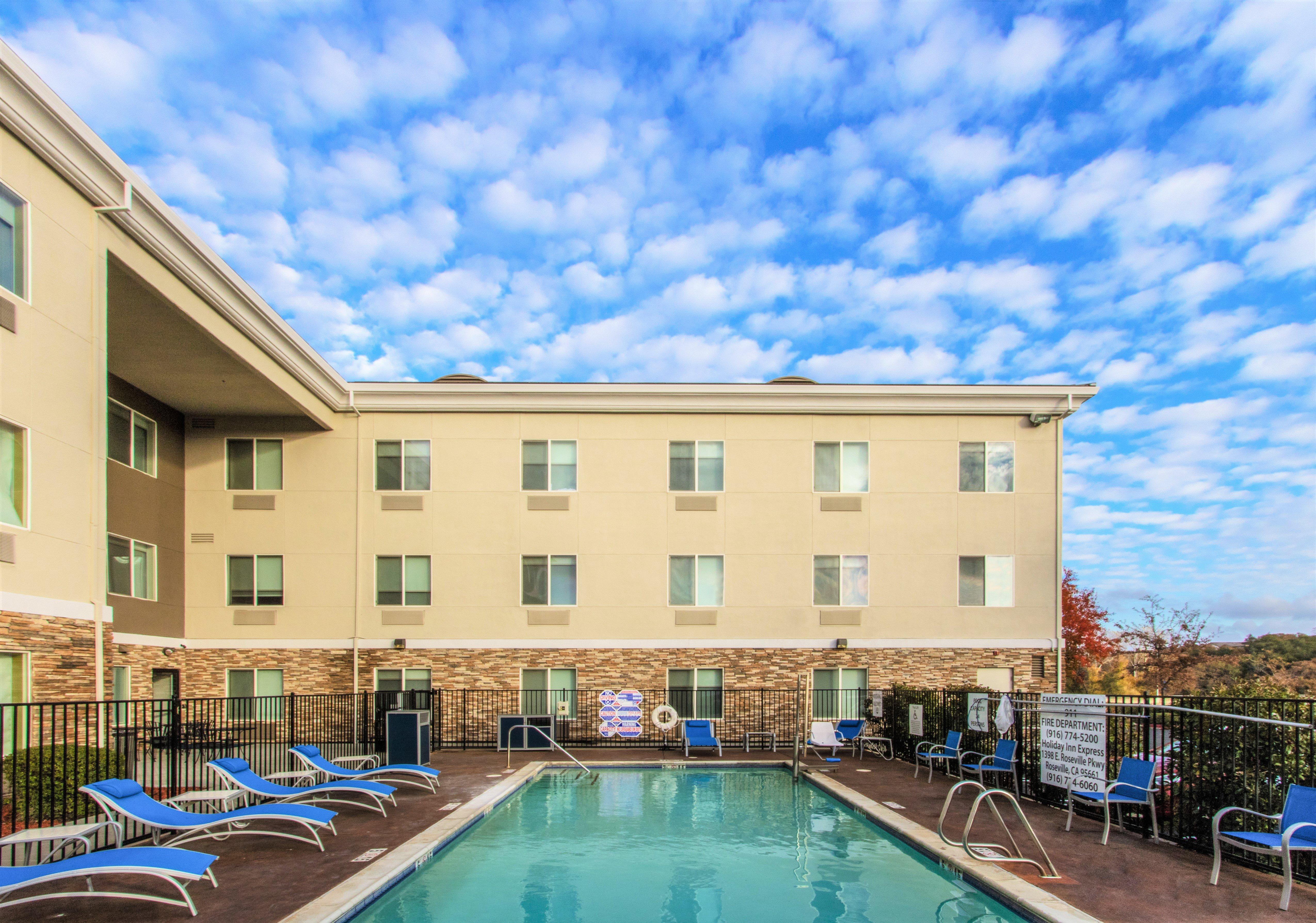 Holiday Inn Express Hotel & Suites Roseville - Galleria Area By Ihg Buitenkant foto
